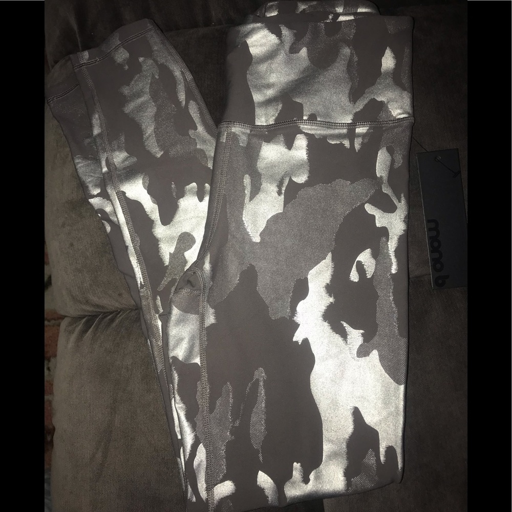 Gray camo leggings